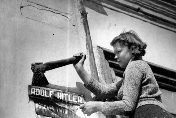 1944 год в черно-белых фотографиях