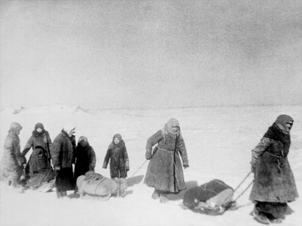 1943 год в черно-белых фотографиях